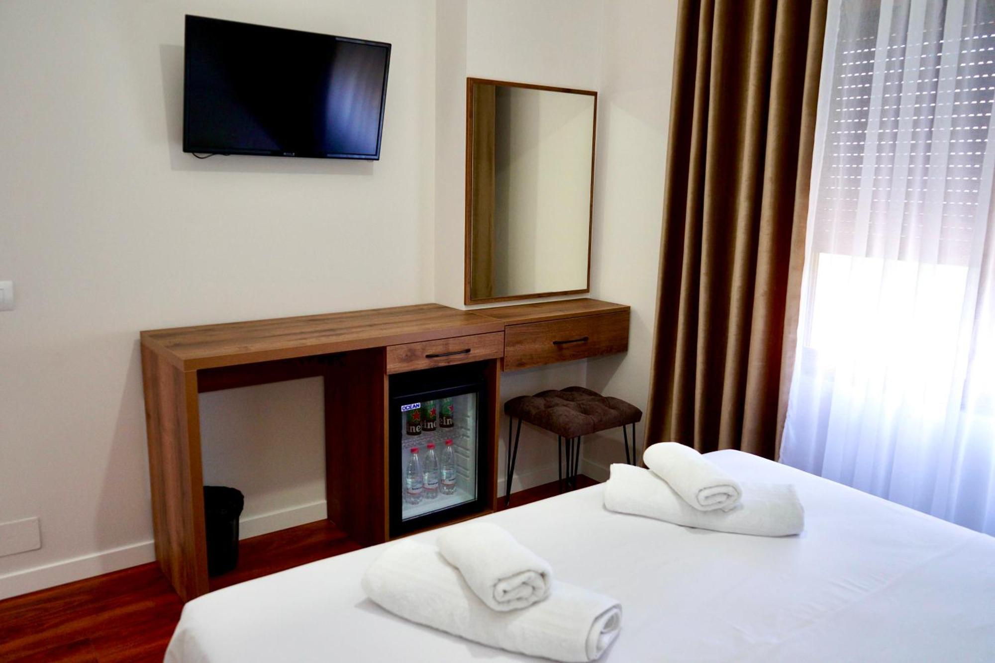 Elona'S Rooms Krujë Esterno foto