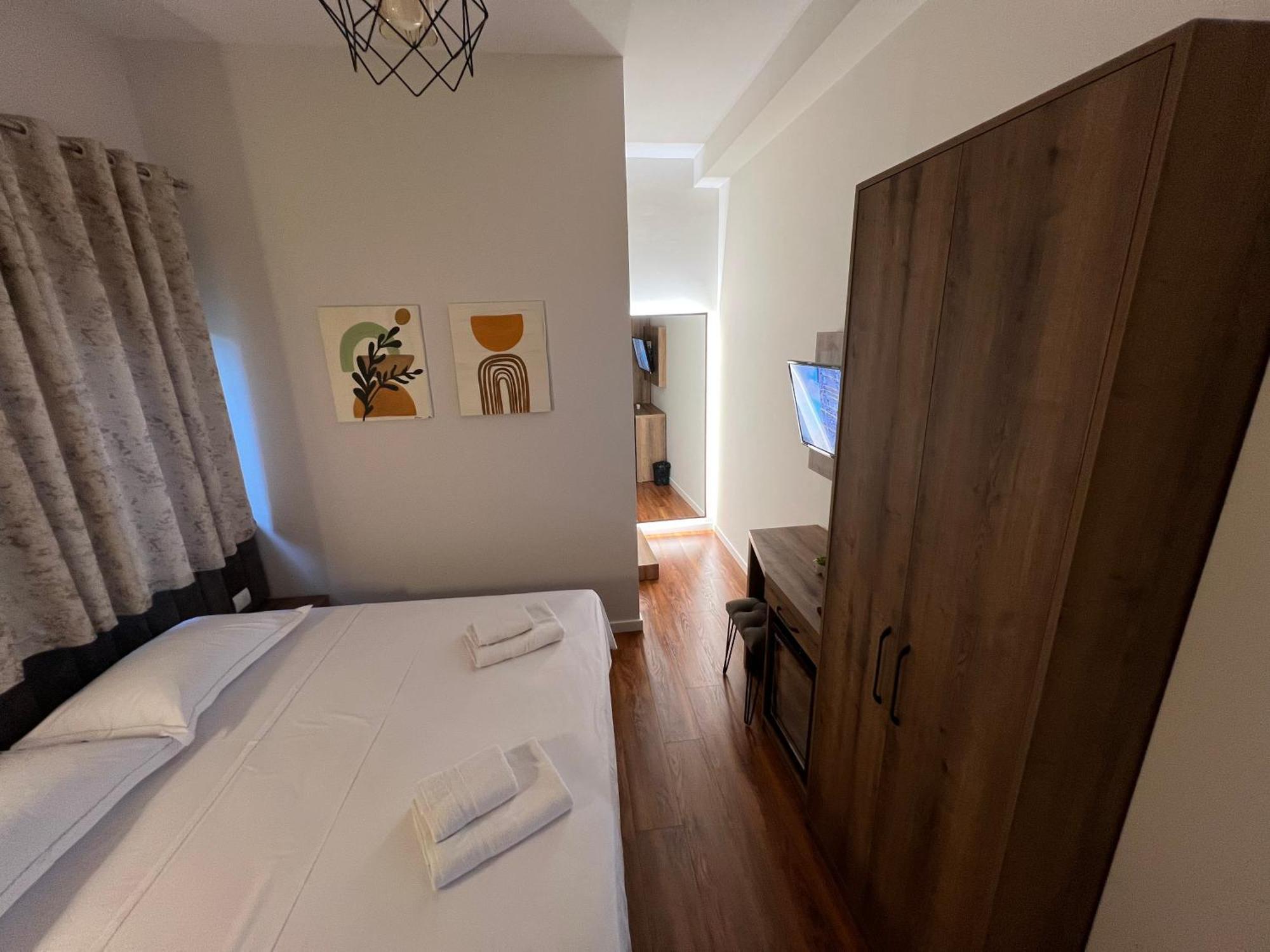 Elona'S Rooms Krujë Esterno foto